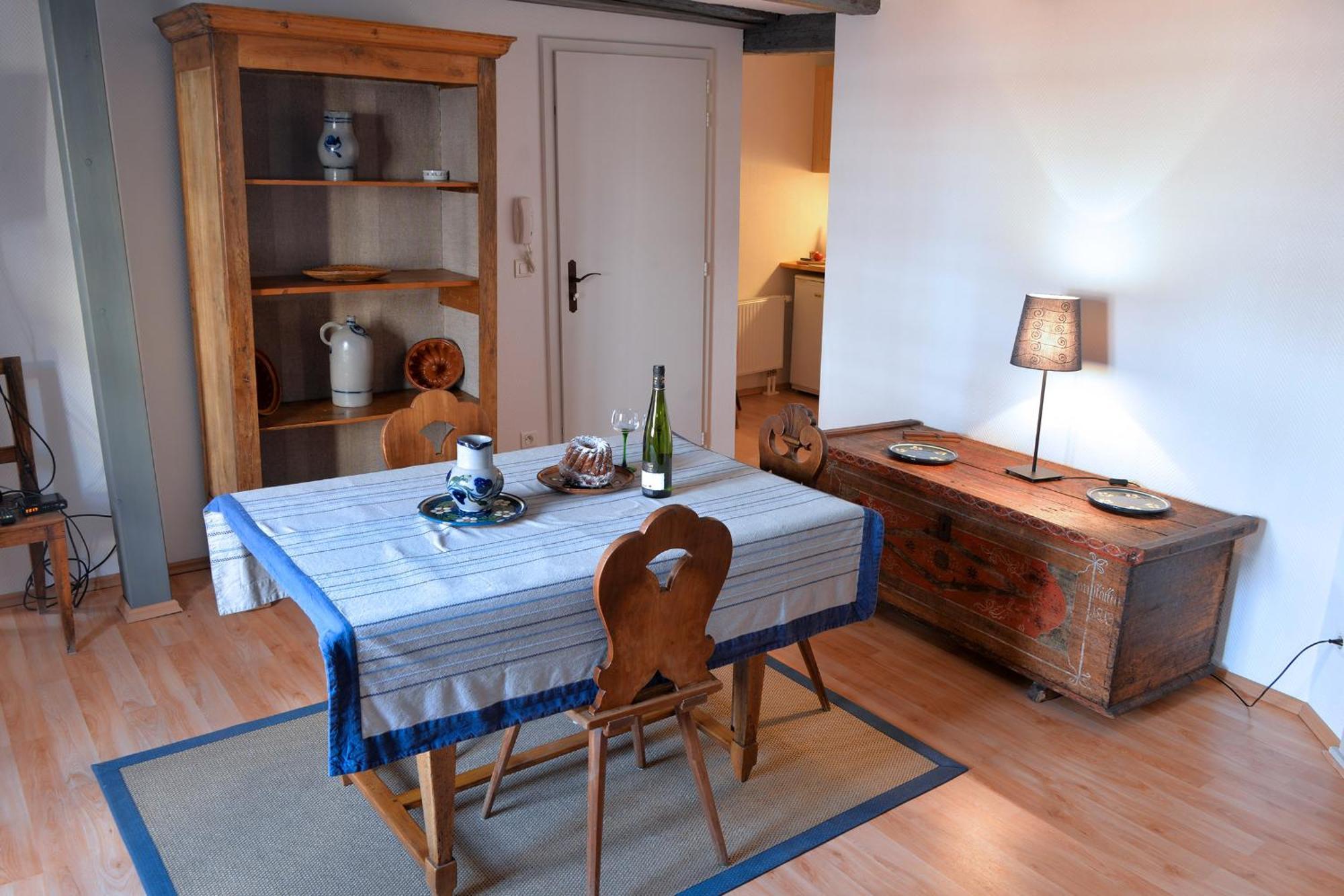 Domaine La Cour Des Nobles - Demeure, Maison Et Appartements Au Coeur De Riquewihr Room photo