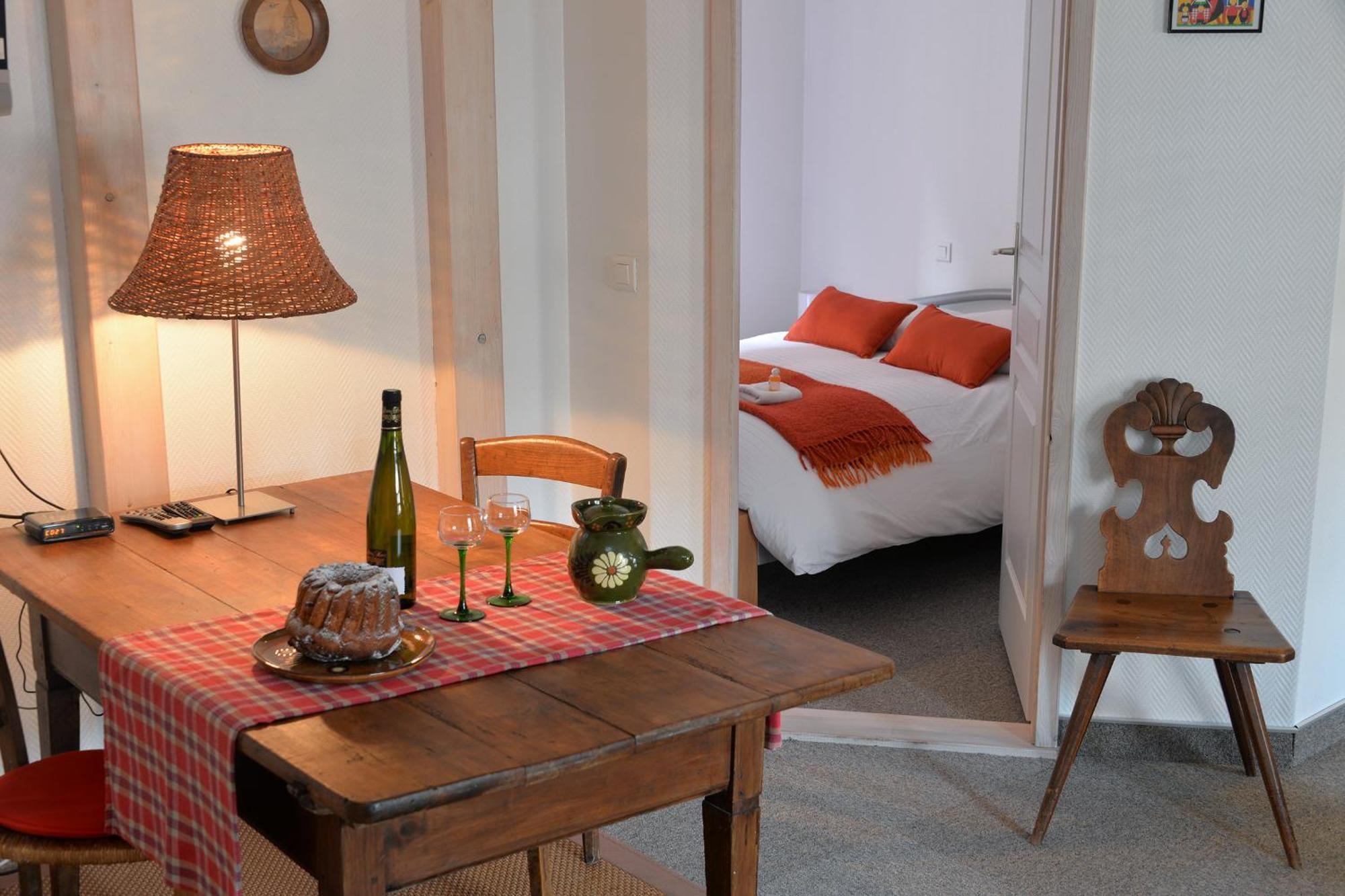 Domaine La Cour Des Nobles - Demeure, Maison Et Appartements Au Coeur De Riquewihr Room photo